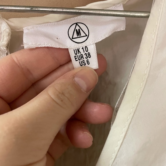 White shirt size medium - Picture 4 of 6